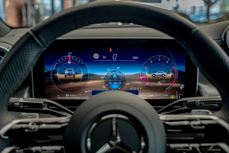 Mercedes-Benz GLC 200 AMG/Coupe/Подгрев/Камера/4Matic/Night Paket, снимка 16 - Автомобили и джипове - 52108816