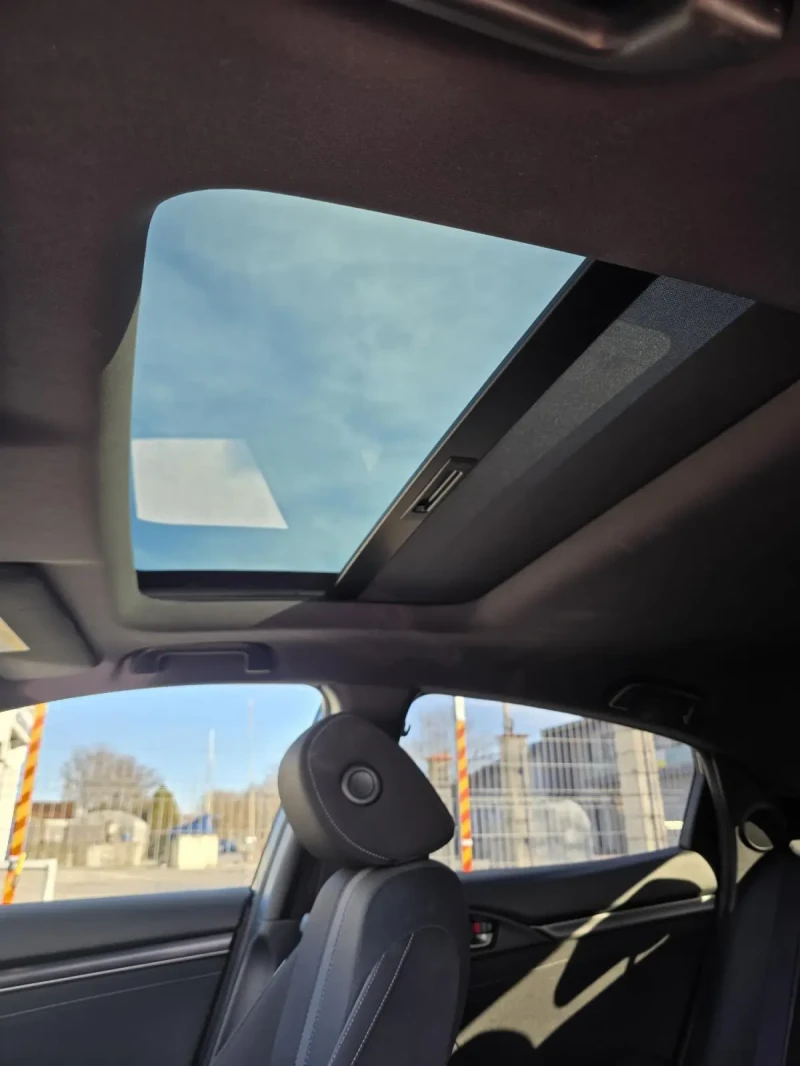 Honda Civic  1.5 TURBO SPORT CVT, снимка 13 - Автомобили и джипове - 52379783