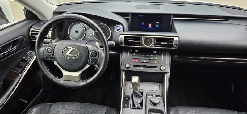 Lexus IS 300 SPORT, Дистроник, перла, фул макс, снимка 14 - Автомобили и джипове - 52514691