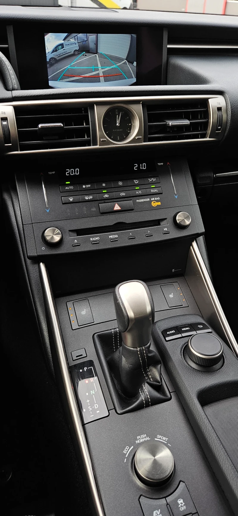 Lexus IS 300 SPORT, Дистроник, перла, фул макс, снимка 17 - Автомобили и джипове - 52514691