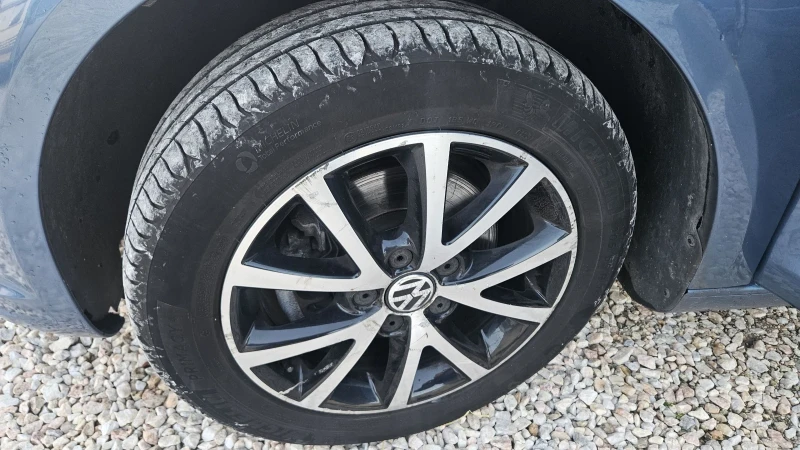 VW Touran 1.6 TDI, снимка 16 - Автомобили и джипове - 52756272