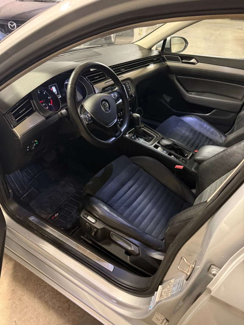 VW Passat 2.0 BiTDI DSG 4MOTION 4x4, снимка 11 - Автомобили и джипове - 53290039
