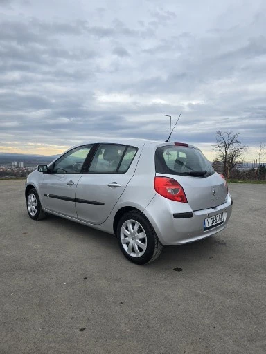 Renault Clio, снимка 4 - Автомобили и джипове - 48926873