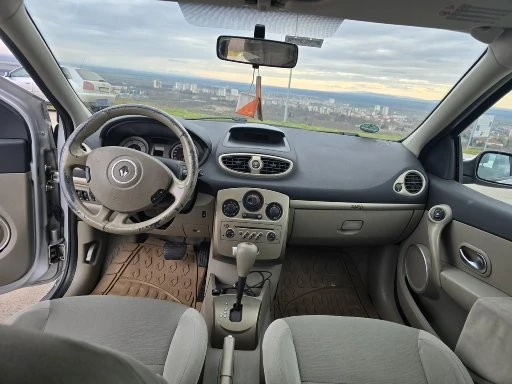 Renault Clio, снимка 9 - Автомобили и джипове - 48926873