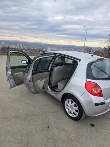 Renault Clio, снимка 8 - Автомобили и джипове - 48926873