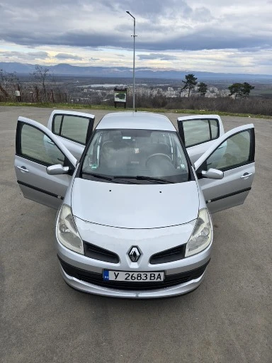 Renault Clio, снимка 13 - Автомобили и джипове - 48926873