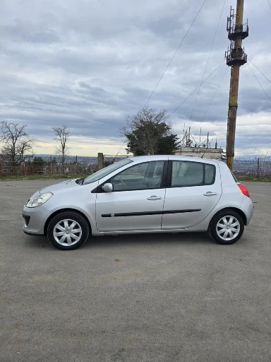 Renault Clio, снимка 3 - Автомобили и джипове - 48926873