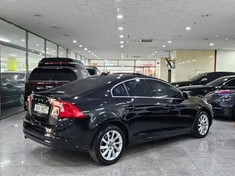 Volvo S60 D2 2Nd Generation, снимка 3 - Автомобили и джипове - 56737566