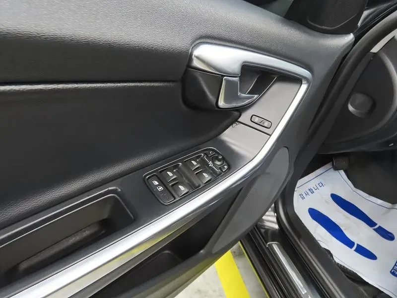 Volvo S60 D2 2Nd Generation, снимка 15 - Автомобили и джипове - 56737566