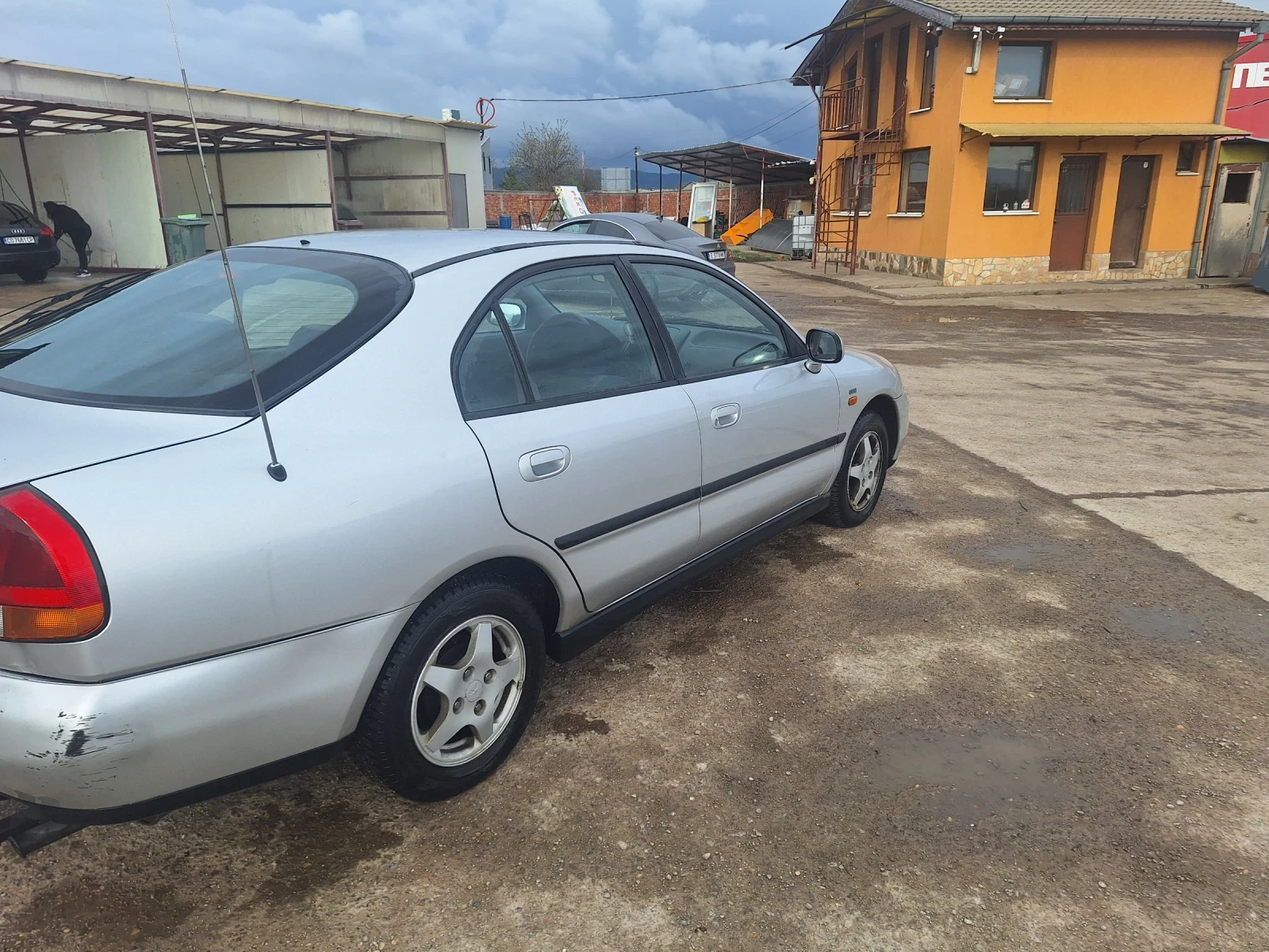 Mitsubishi Carisma  - изображение 2