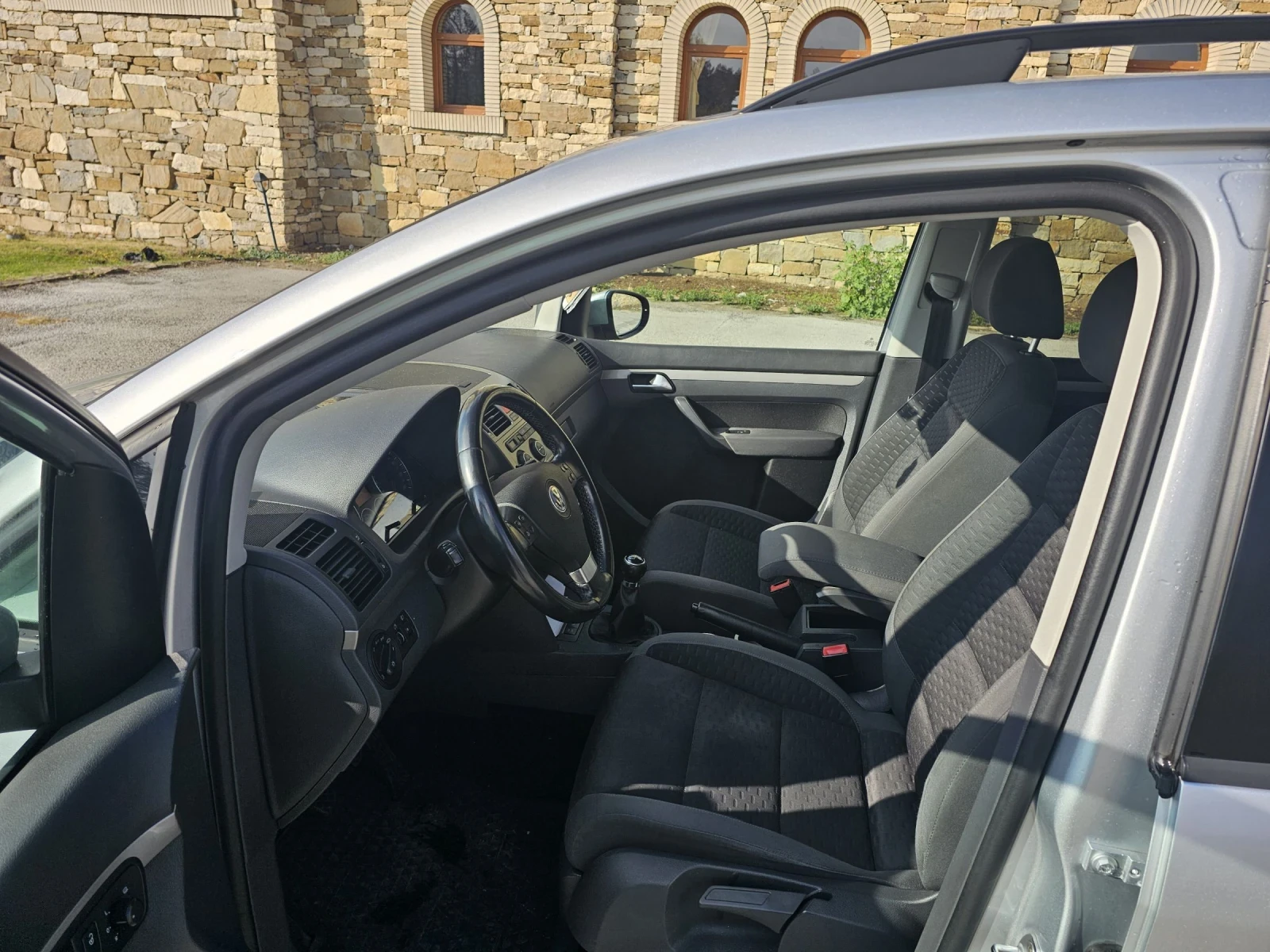 VW Touran 1, 4 TSI 150к.с.МЕТАН-БЕНЗИН  149800км РЕАЛНИ 6+ 1 - изображение 5