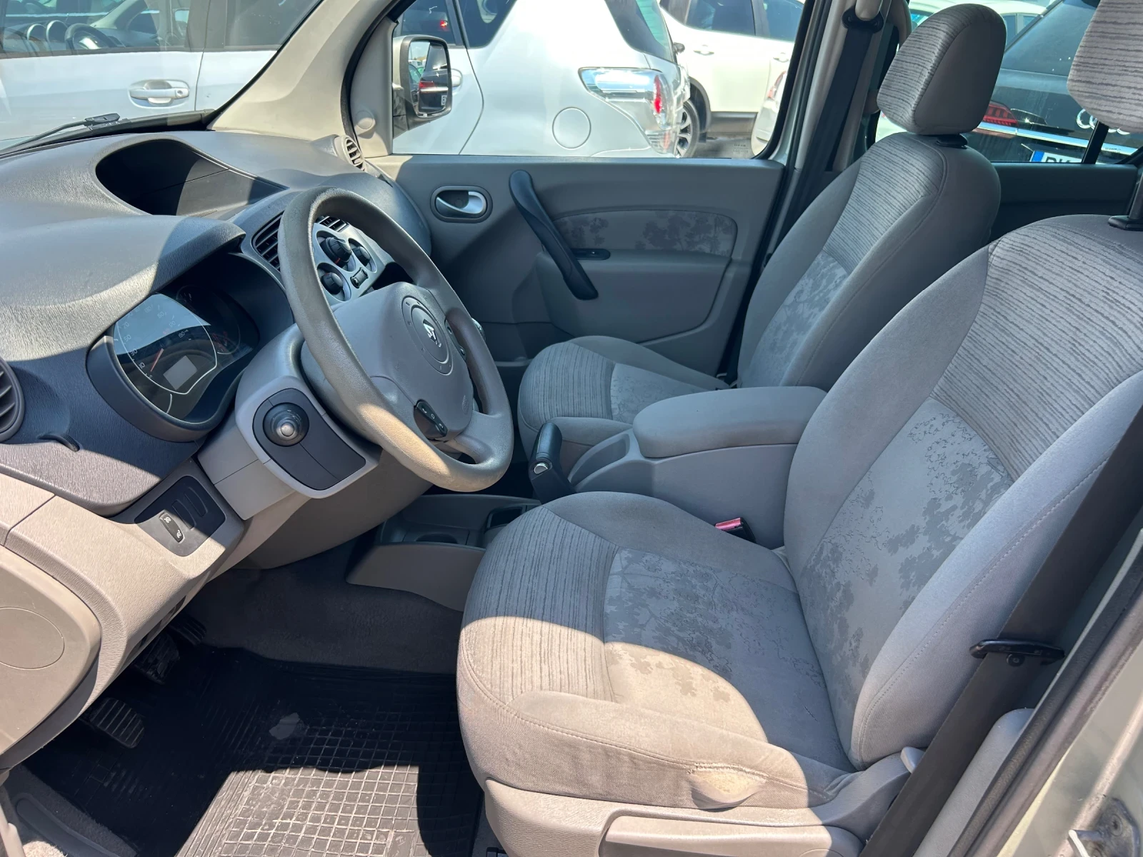 Renault Kangoo 1.5 DCI 103к.с - изображение 7