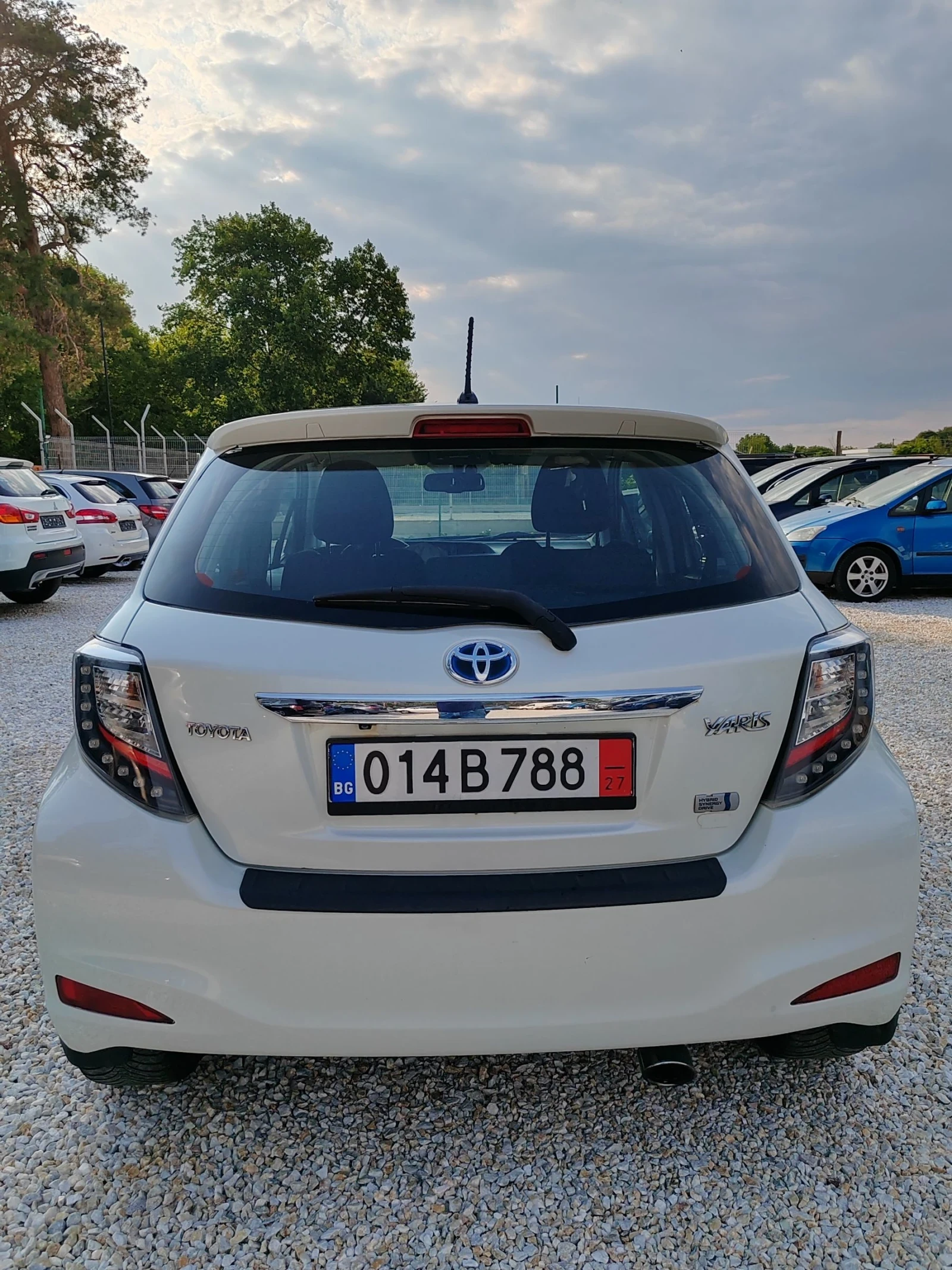 Toyota Yaris 1.5, Хибрид, ТОП  - изображение 6
