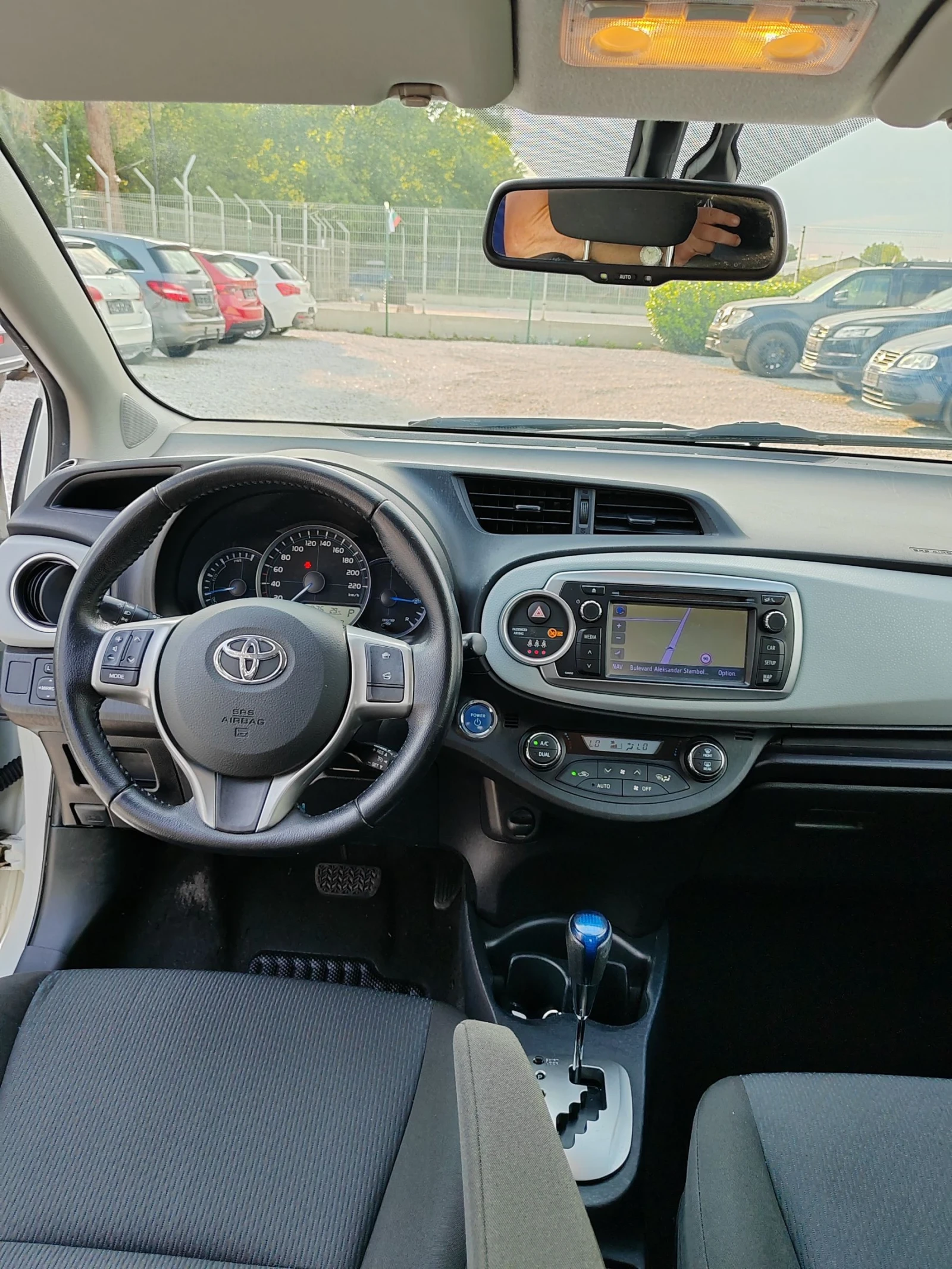Toyota Yaris 1.5, Хибрид, ТОП  - изображение 10