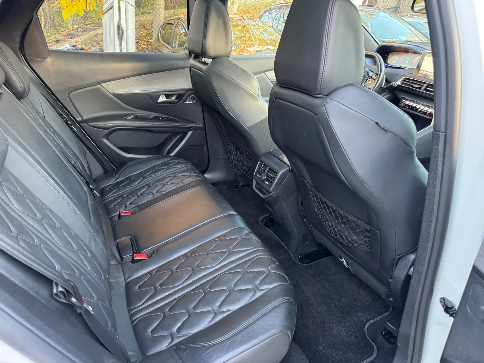 Peugeot 3008 2.0HDI* 180* GT-LINE* FULL MAX* Focal* Massage | Mobile.bg   11