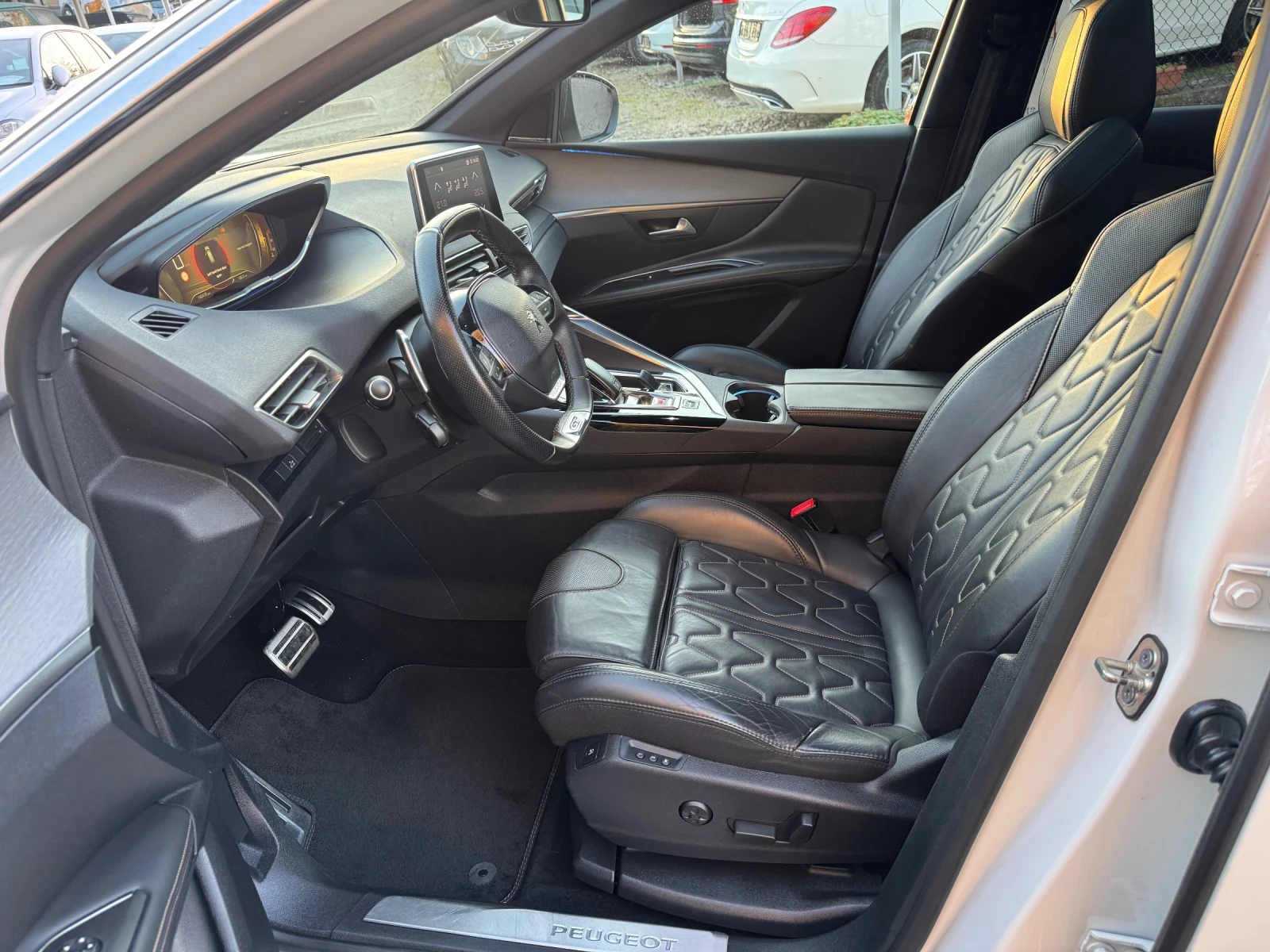 Peugeot 3008 2.0HDI* 180* GT-LINE* FULL MAX* Focal* Massage | Mobile.bg   9