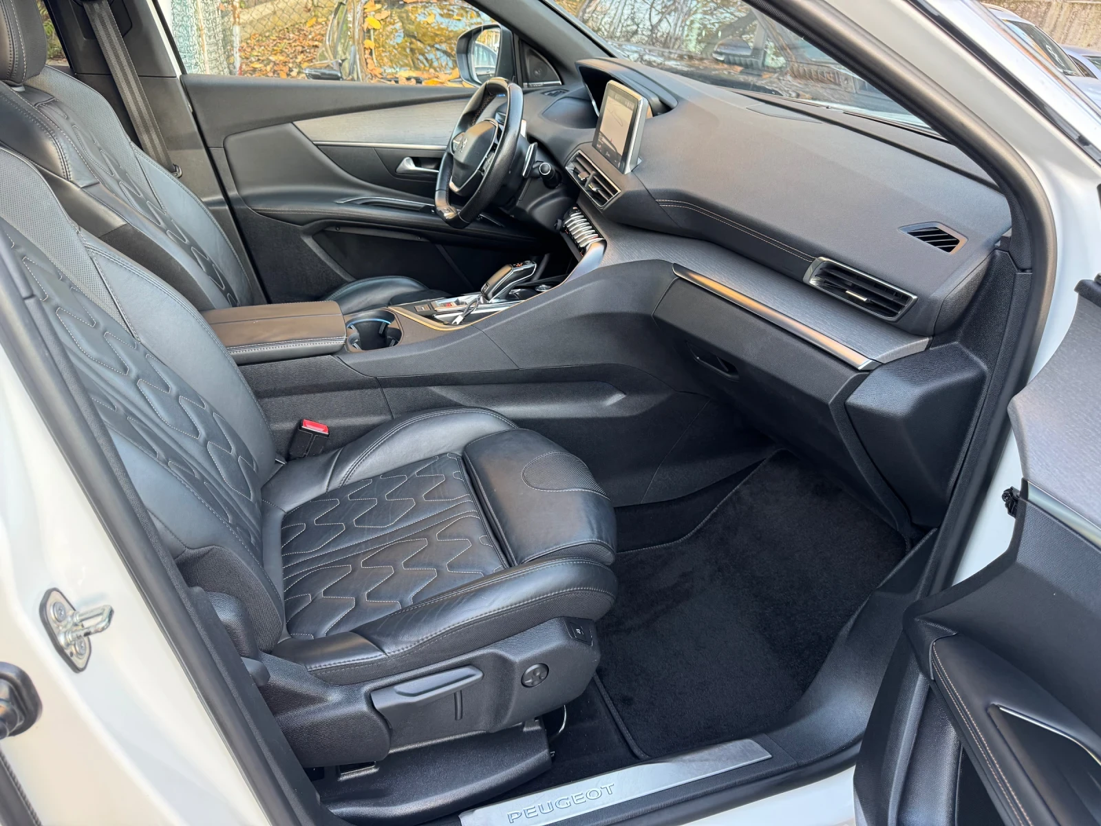 Peugeot 3008 2.0HDI* 180* GT-LINE* FULL MAX* Focal* Massage | Mobile.bg   12