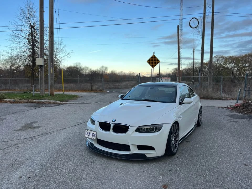 BMW M3 ALPINE WHITE* ЧЕРВЕНА КОЖА * CARFAX * АВТОКРЕДИТ * - изображение 2