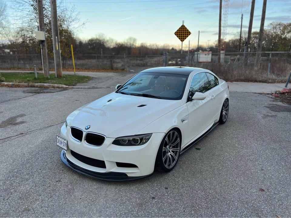 BMW M3 ALPINE WHITE* ЧЕРВЕНА КОЖА * CARFAX * АВТОКРЕДИТ * - изображение 3