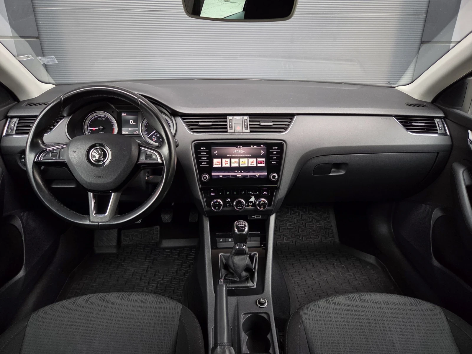 Skoda Octavia 2.0TDI Facelift* Сервизна история Еуротек, снимка 8 - Автомобили и джипове - 53905074