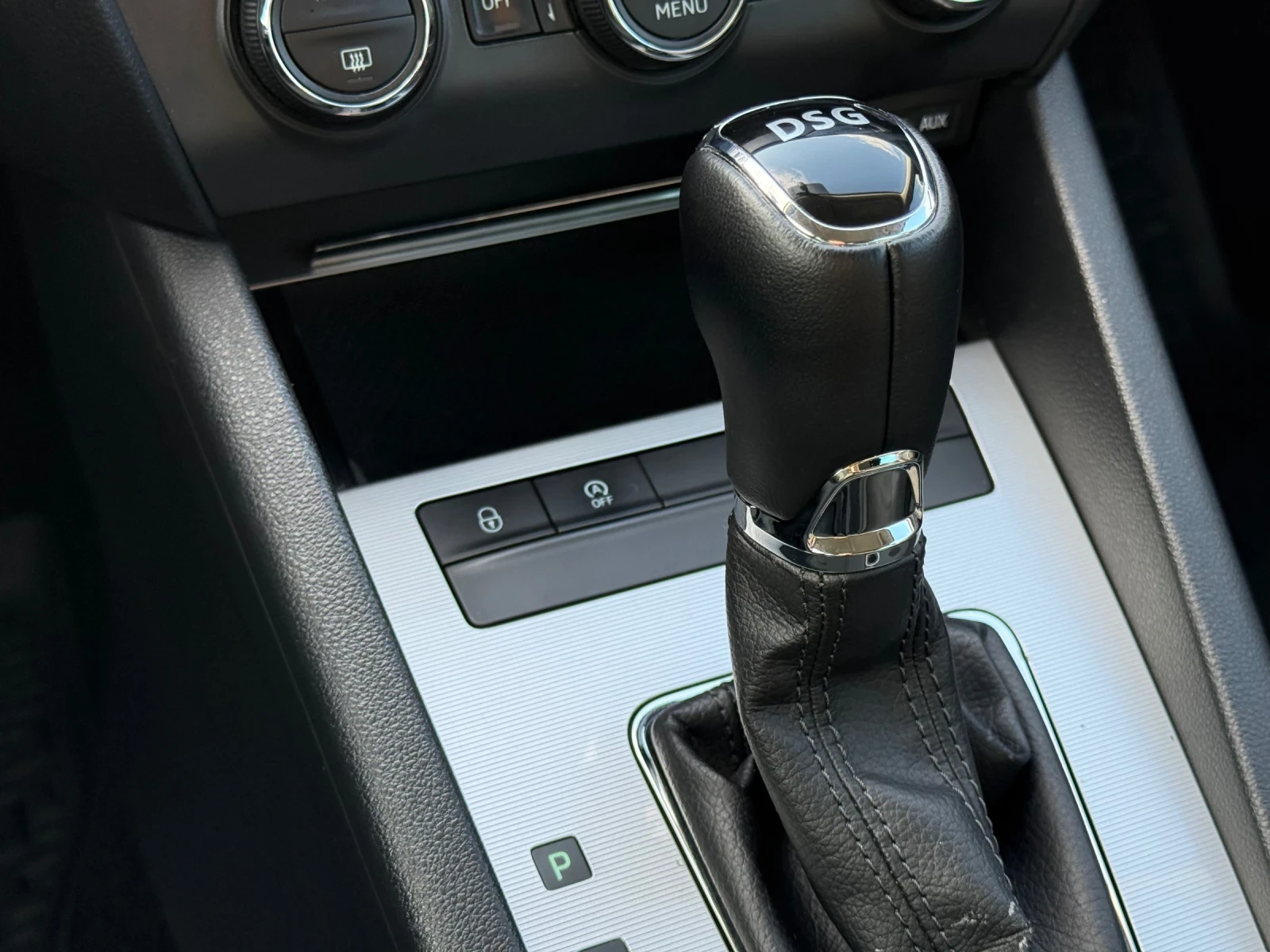 Skoda Octavia 2.0TDI* NAVI* РЕАЛНИ КМ* РЕГИСТРИРАНА* ОБСЛУЖЕНА, снимка 10 - Автомобили и джипове - 53974879