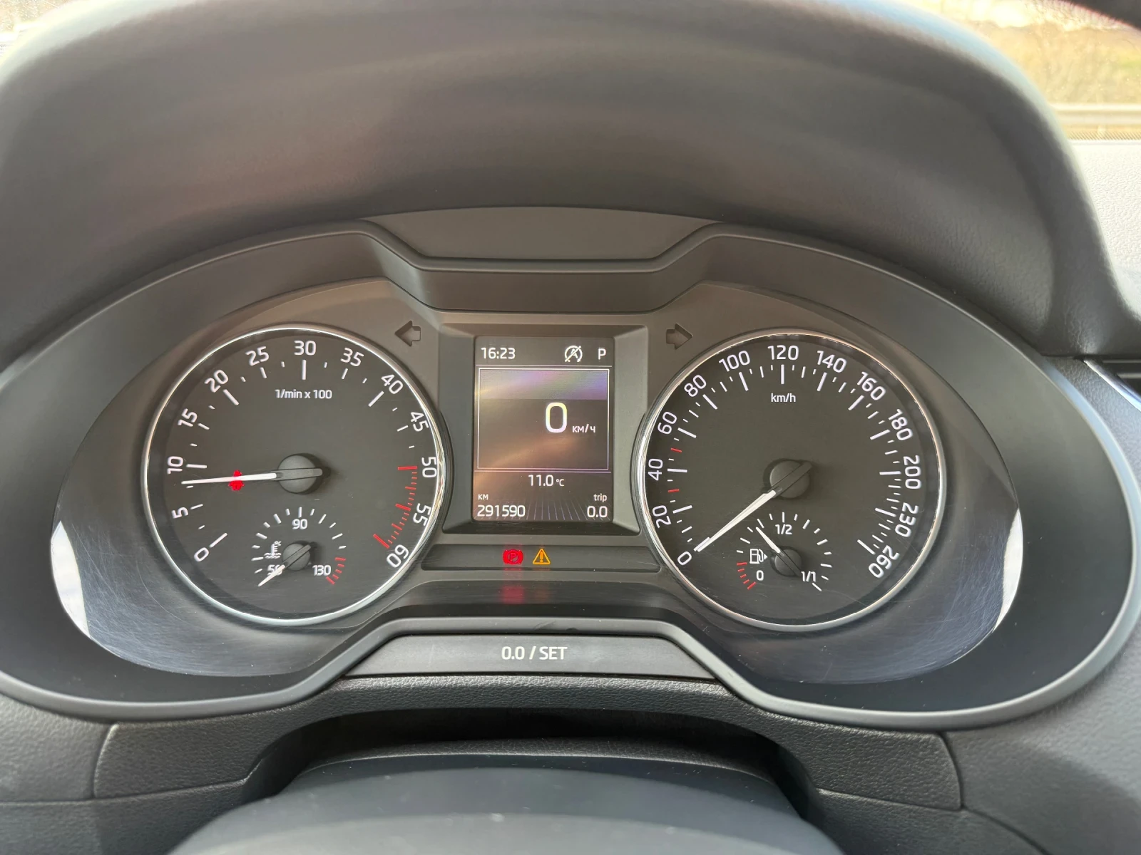 Skoda Octavia 2.0TDI* NAVI* РЕАЛНИ КМ* РЕГИСТРИРАНА* ОБСЛУЖЕНА, снимка 8 - Автомобили и джипове - 53974879