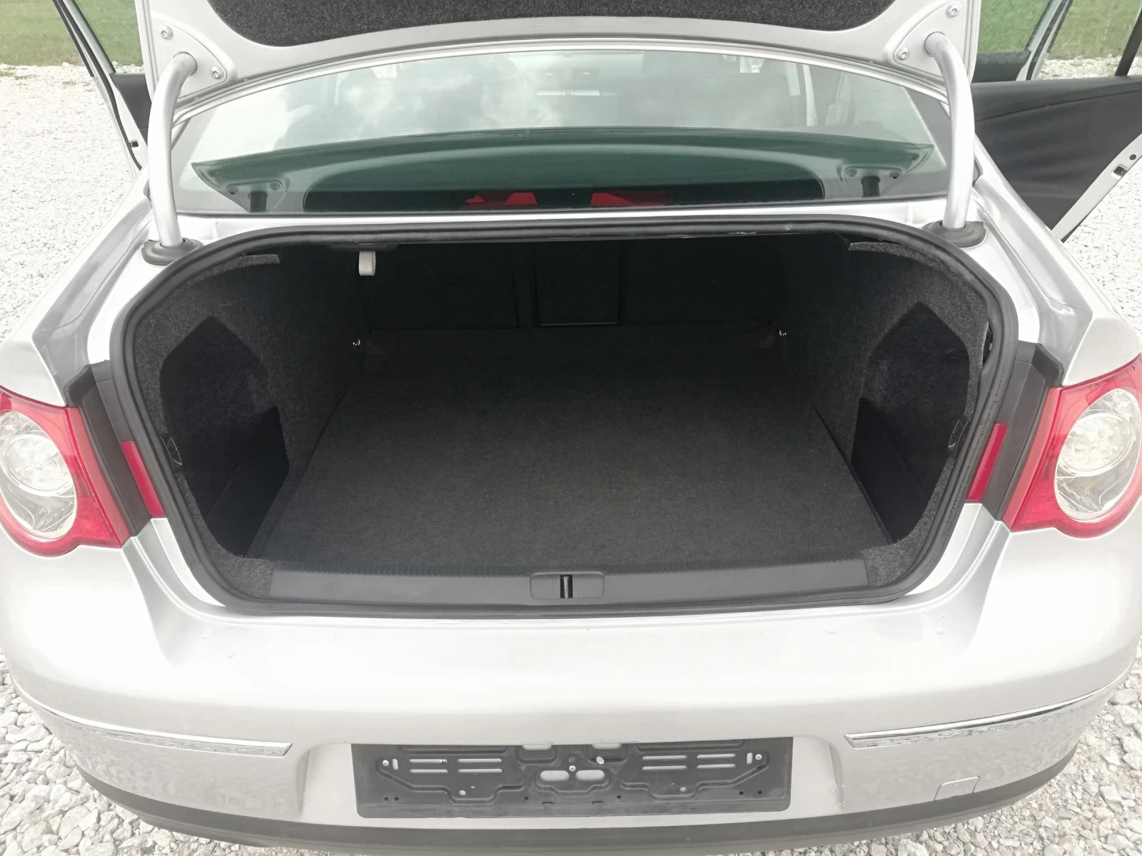 VW Passat 1.9TDI kli ITALI, снимка 11 - Автомобили и джипове - 54149586