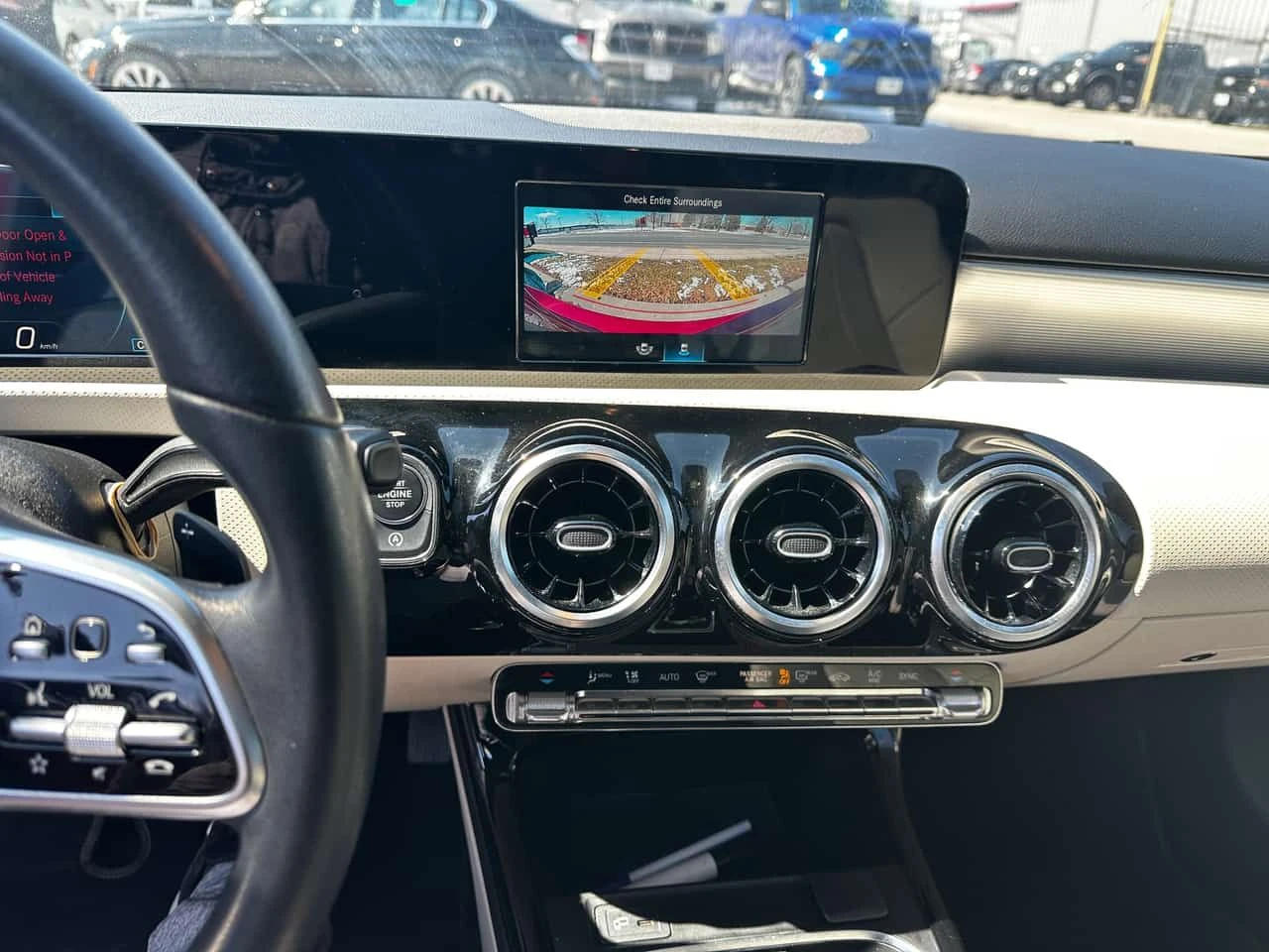 Mercedes-Benz A 220 * PANO* KEYLESS* ПОДГРЕВ* , снимка 9 - Автомобили и джипове - 54211955