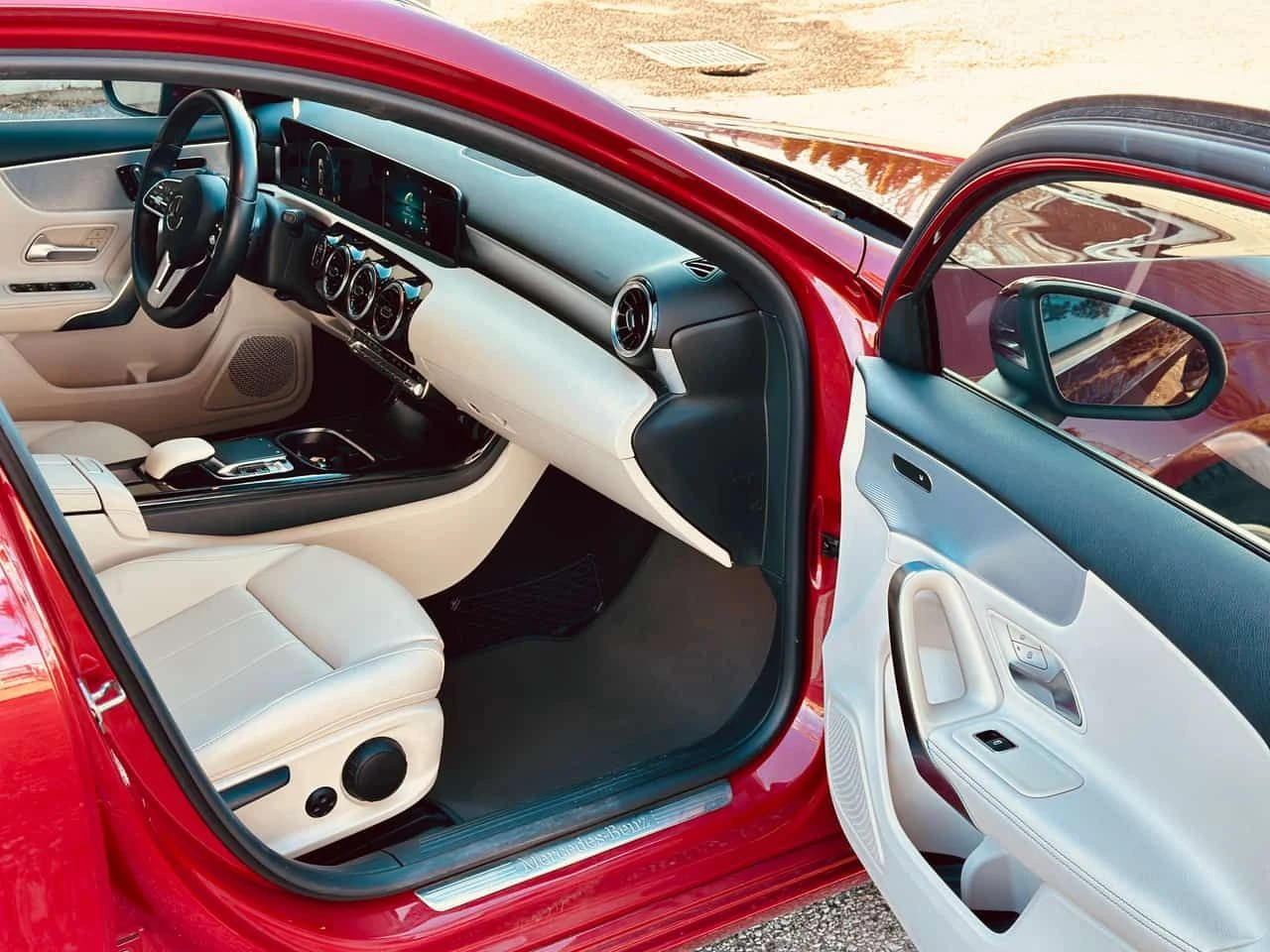 Mercedes-Benz A 220 * PANO* KEYLESS* ПОДГРЕВ* , снимка 14 - Автомобили и джипове - 54211955