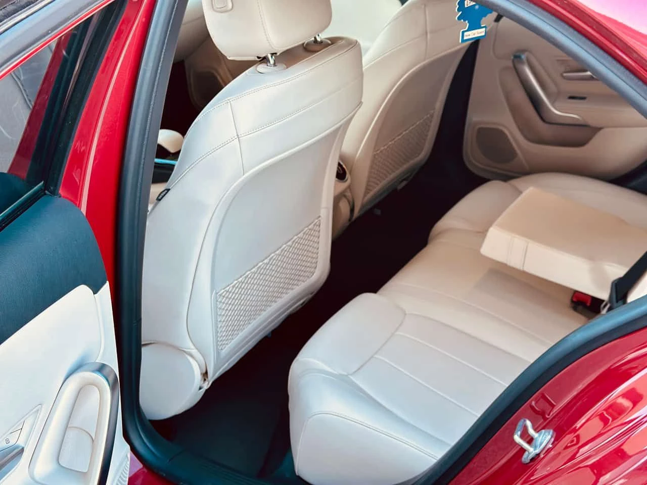 Mercedes-Benz A 220 * PANO* KEYLESS* ПОДГРЕВ* , снимка 11 - Автомобили и джипове - 54211955