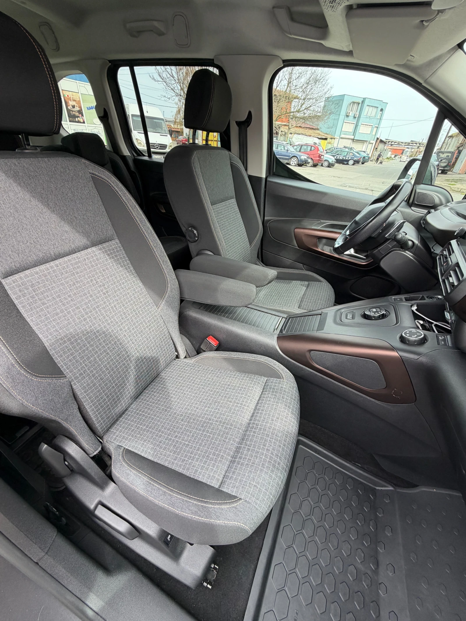 Peugeot Rifter GT 1.5HDI АВТОМАТИК, снимка 6 - Автомобили и джипове - 54233496