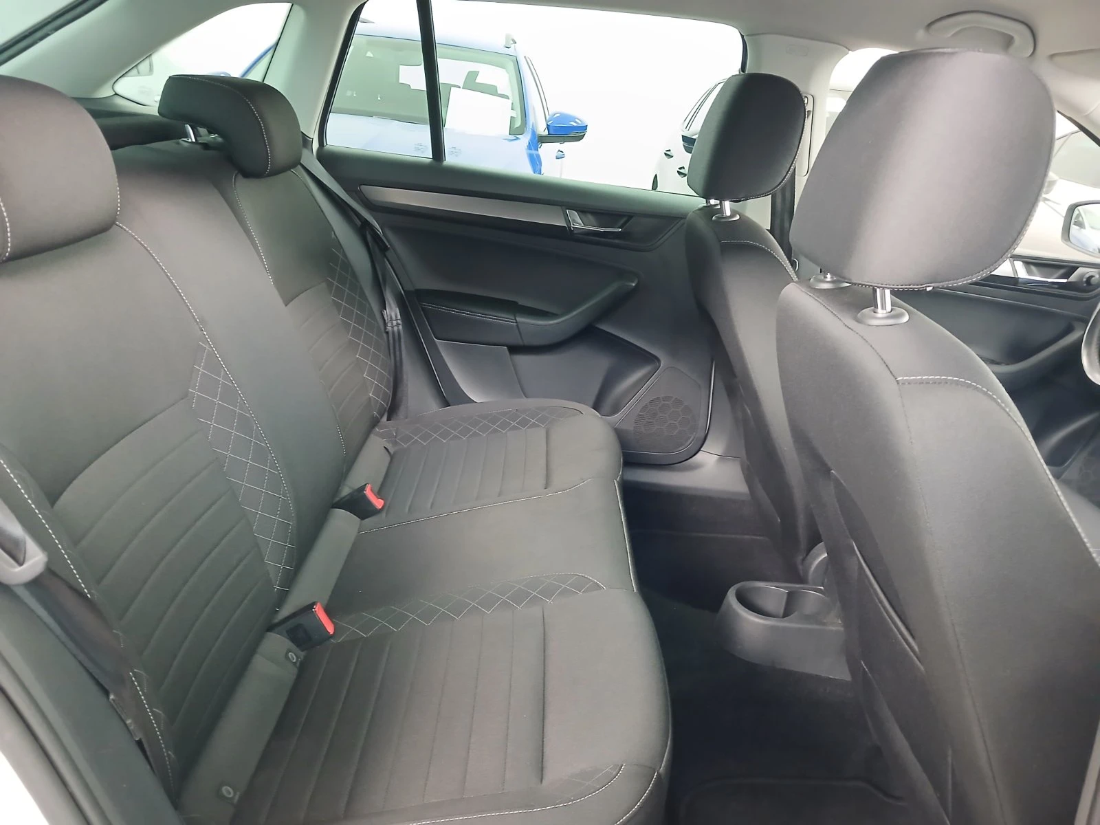 Skoda Rapid Style 1, 0 TSI/110 к.с., снимка 7 - Автомобили и джипове - 54333824