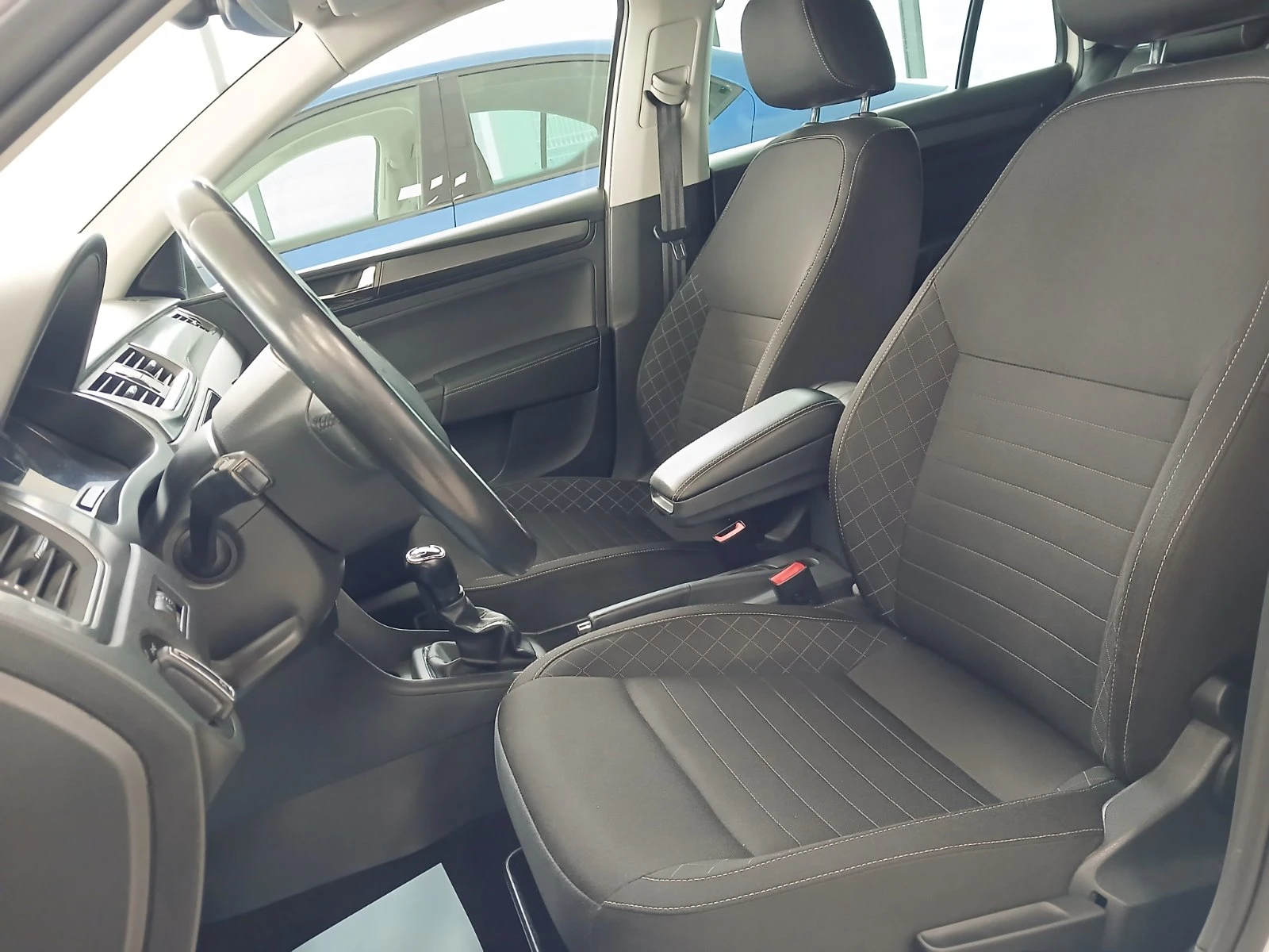 Skoda Rapid Style 1, 0 TSI/110 к.с., снимка 9 - Автомобили и джипове - 54333824