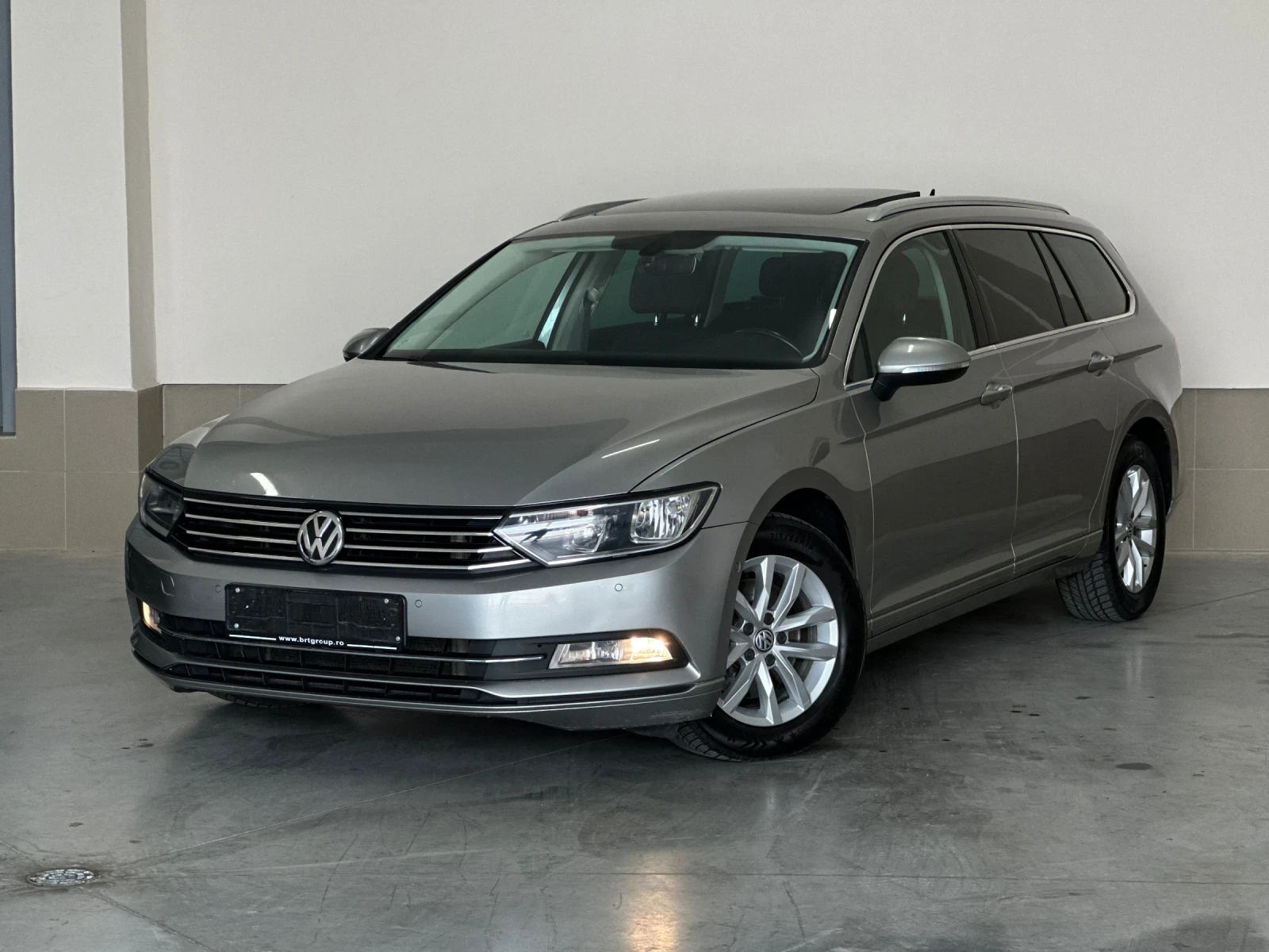 VW Passat 2.00D/DSG6/Панорама/Keyless/Щори/Обслужен в VW/TOP, снимка 5 - Автомобили и джипове - 54672583