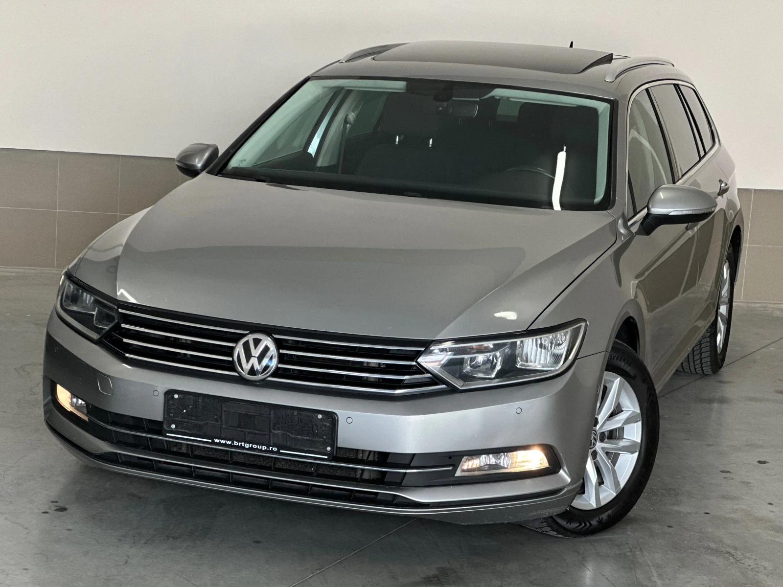 VW Passat 2.00D/DSG6/Панорама/Keyless/Щори/Обслужен в VW/TOP, снимка 3 - Автомобили и джипове - 54672583