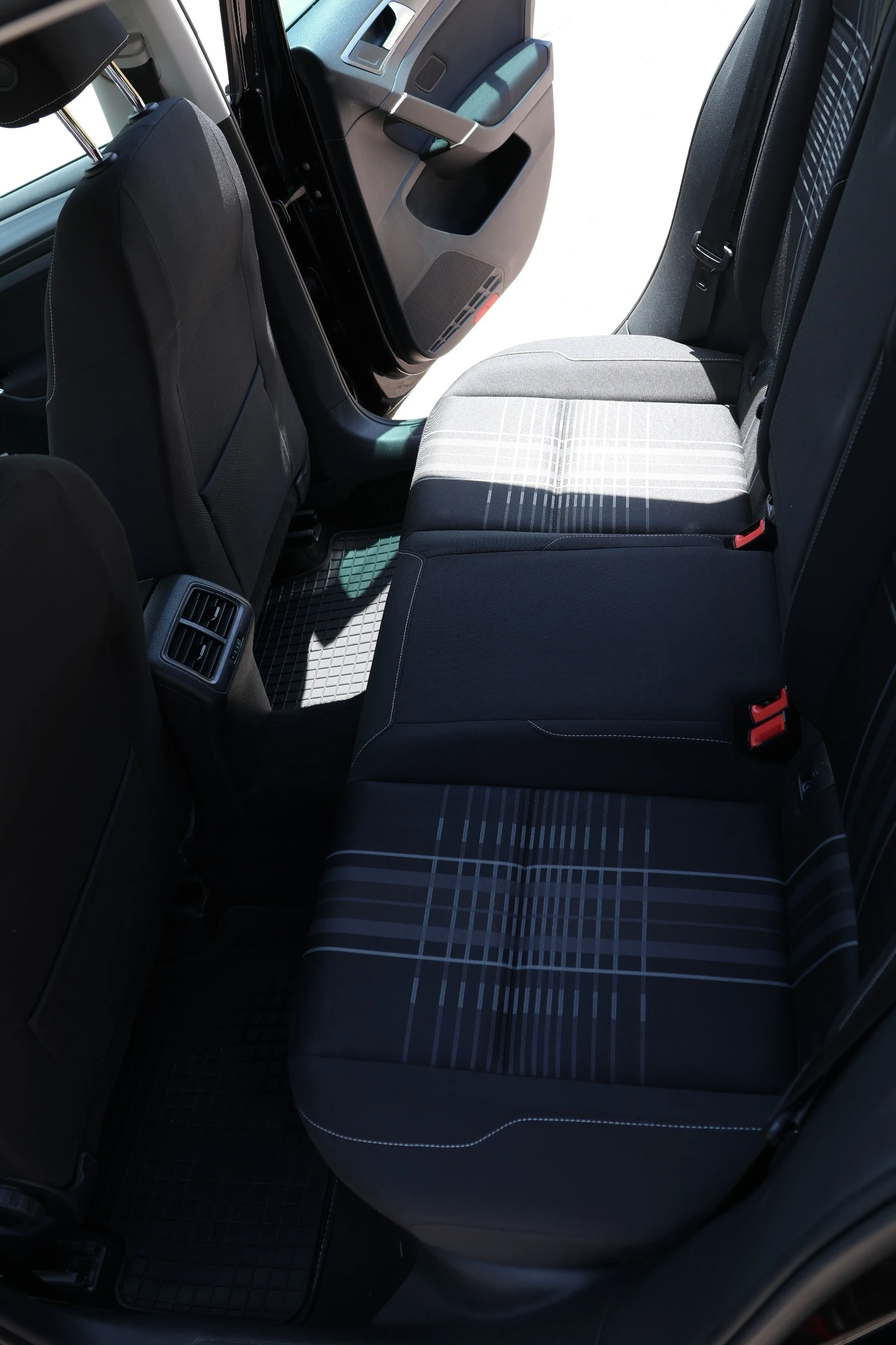 VW Golf Variant 2.0 TDI 4MOTION R-Line| 150 к.с.| ТОП ОБОРУДВАНЕ, снимка 11 - Автомобили и джипове - 54703848