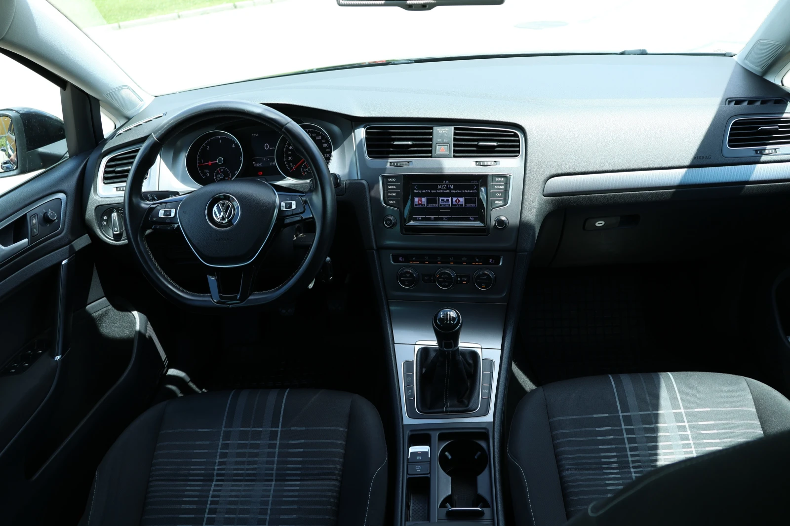 VW Golf Variant 2.0 TDI 4MOTION R-Line| 150 к.с.| ТОП ОБОРУДВАНЕ, снимка 9 - Автомобили и джипове - 54703848