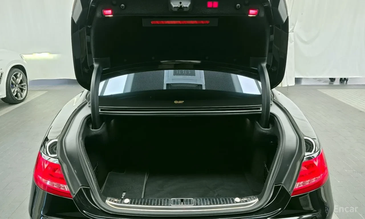 Mercedes-Benz S 63 AMG ПОДГРЕВ | ОБДУХ | МАСАЖ | 360 КАМЕРИ | ПАНОРАМА, снимка 17 - Автомобили и джипове - 54765434
