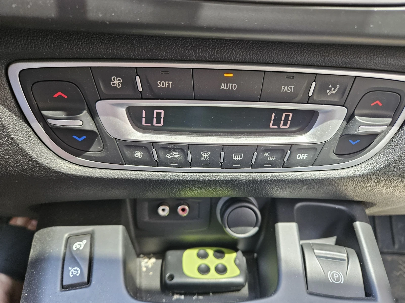 Renault Grand scenic 1.5 DCI 7места, снимка 4 - Автомобили и джипове - 55077042