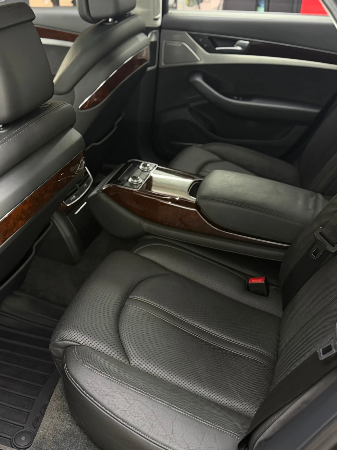 Audi A8 4.2 FSI QUATTRO 2011, снимка 10 - Автомобили и джипове - 55091890