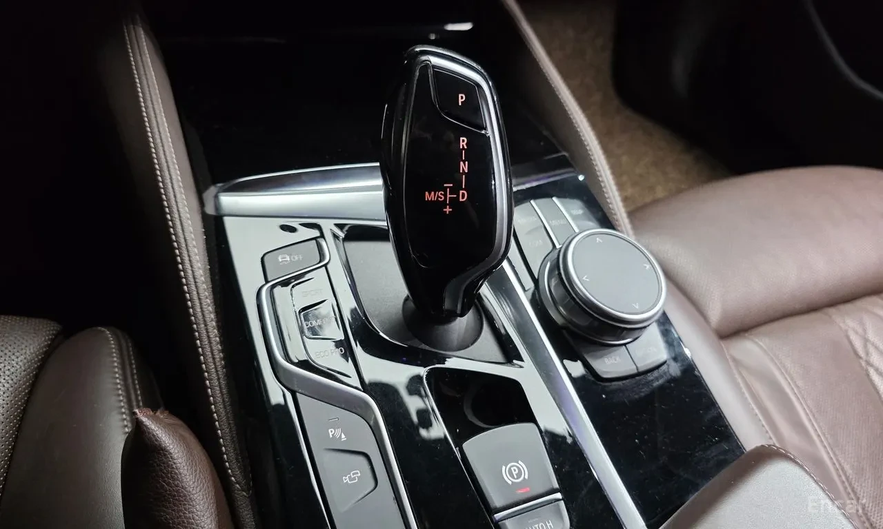 BMW 530 М-sport, снимка 7 - Автомобили и джипове - 55394372