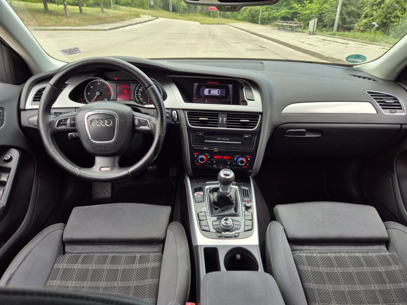 Audi A4 2.0TDI S Line Обслужен, снимка 9 - Автомобили и джипове - 55427901