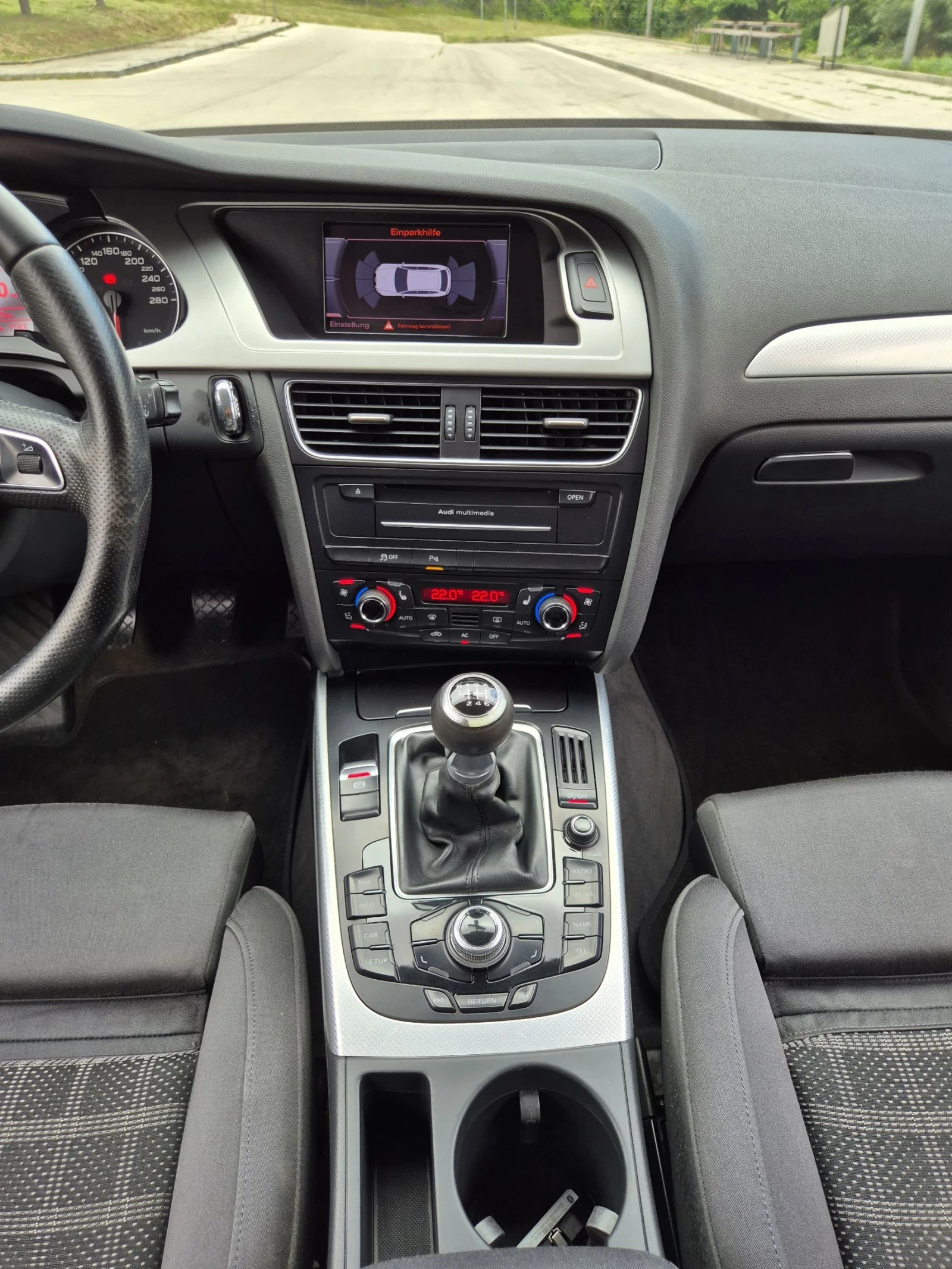 Audi A4 2.0TDI S Line Обслужен, снимка 15 - Автомобили и джипове - 55427901