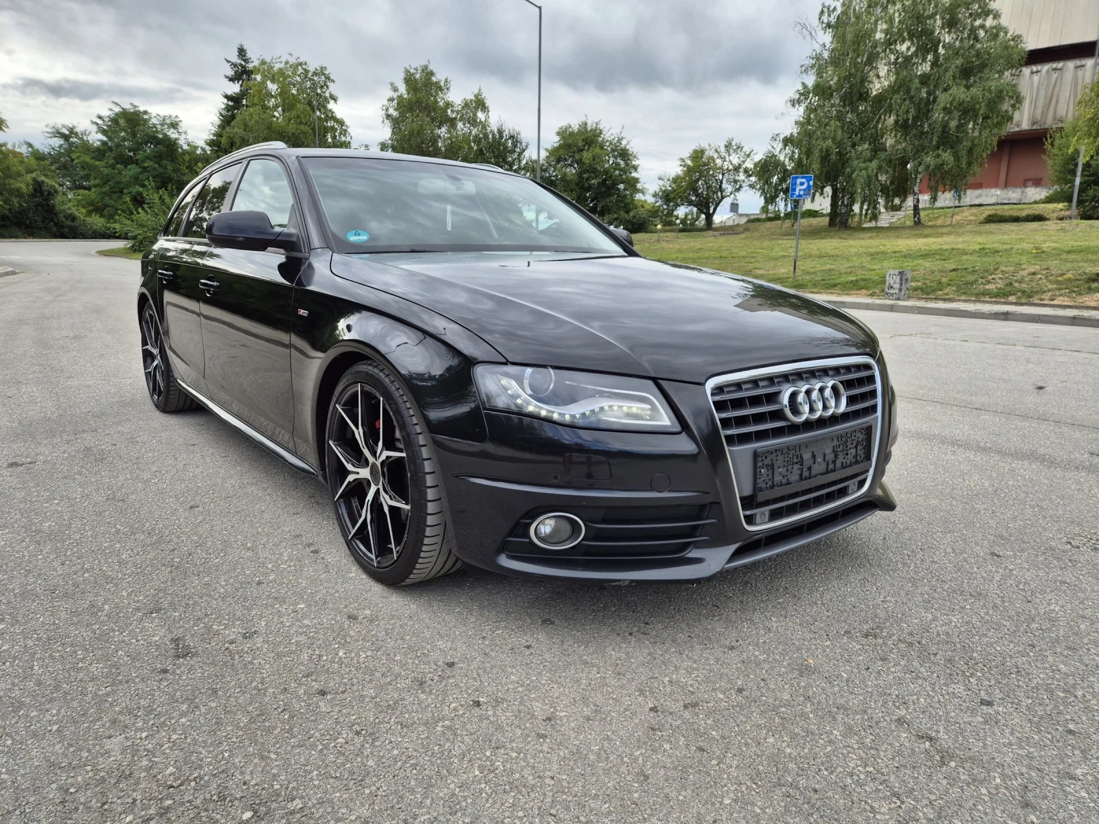 Audi A4 2.0TDI S Line Обслужен, снимка 2 - Автомобили и джипове - 55427901