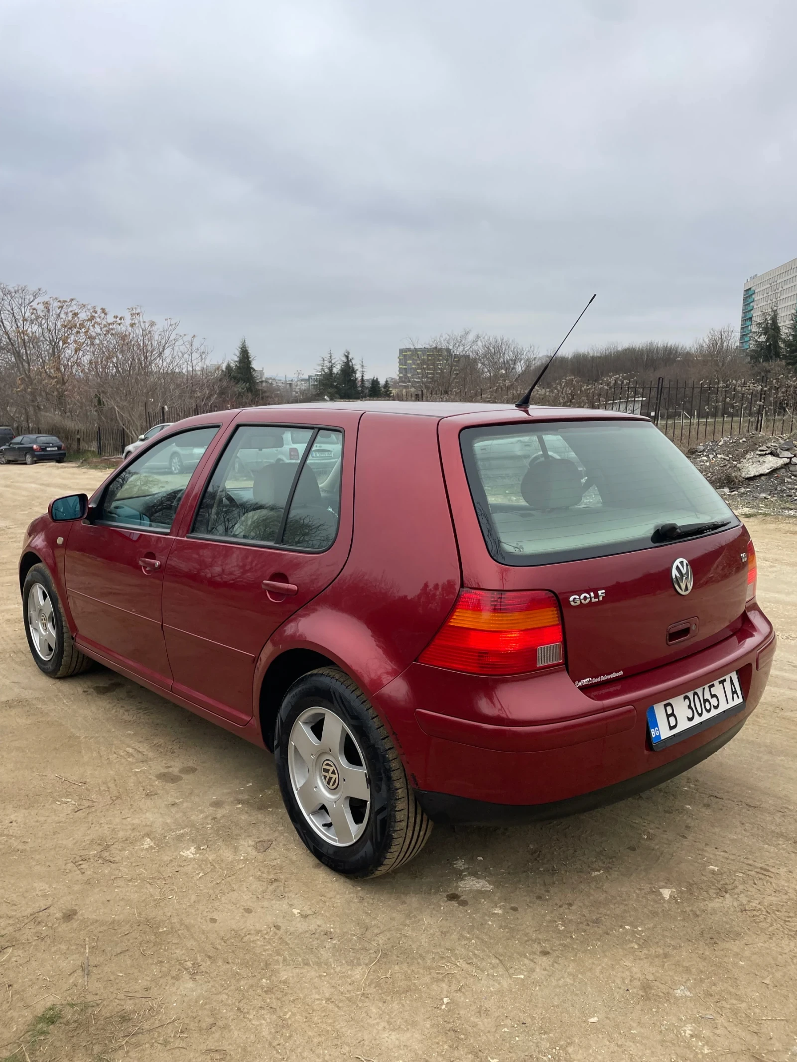 VW Golf 1.6 SR, снимка 4 - Автомобили и джипове - 55437254