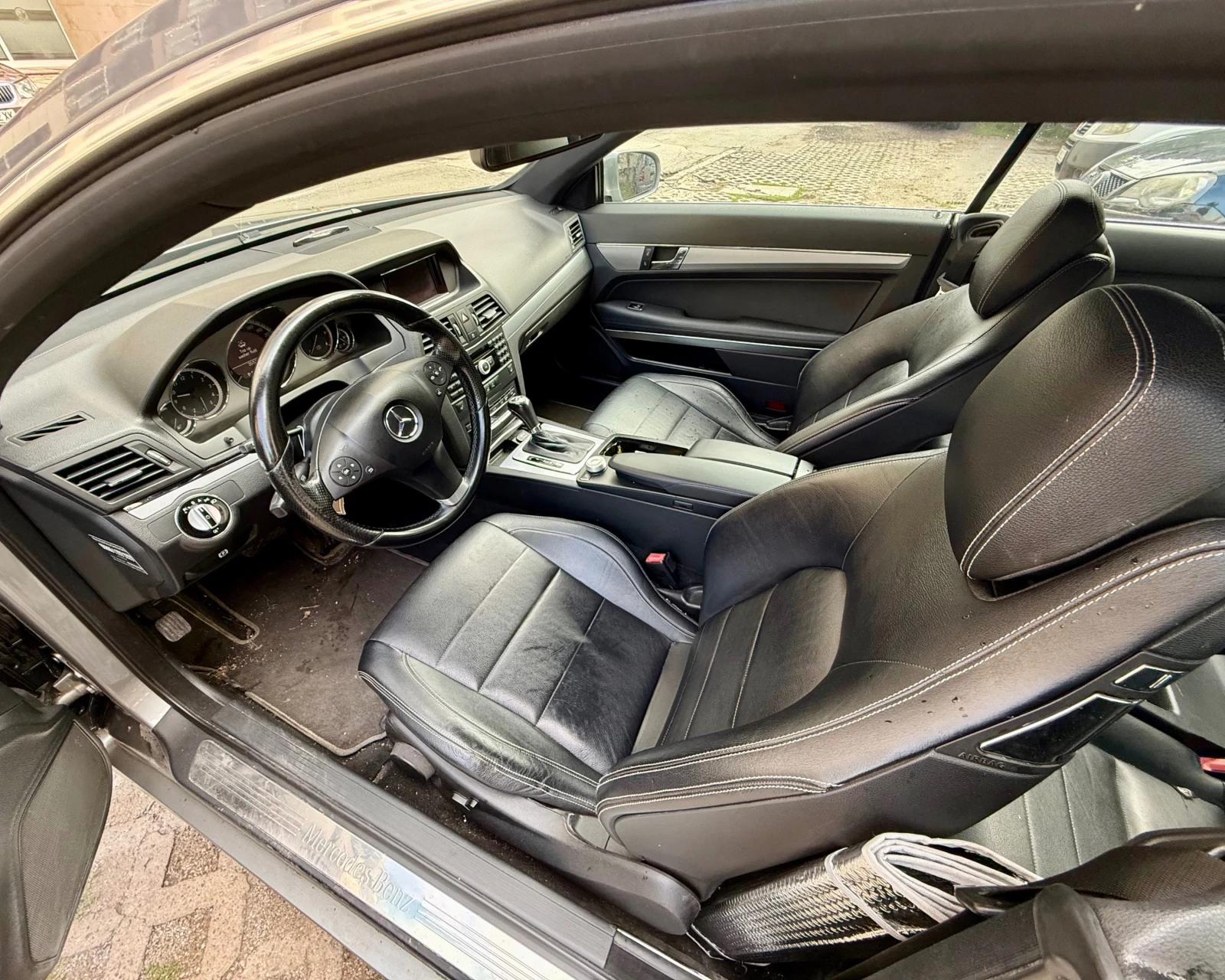 Mercedes-Benz E 250 Купе, снимка 7 - Автомобили и джипове - 55439959