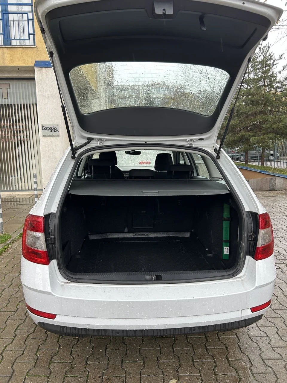 Skoda Octavia 1.6, снимка 8 - Автомобили и джипове - 56594625