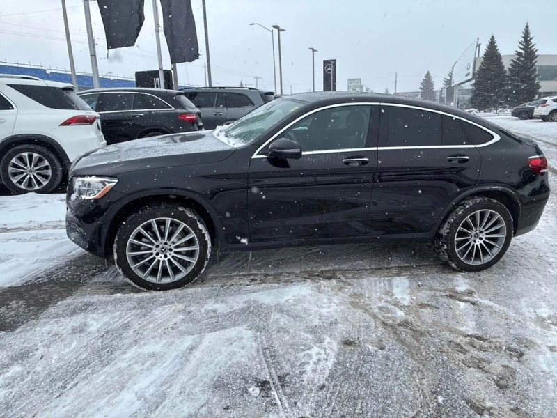 Mercedes-Benz GLC 300 2023 * CARFAX * БЕЗ ПЪРВОНАЧАЛНА ВНОСКА, снимка 3 - Автомобили и джипове - 53210247
