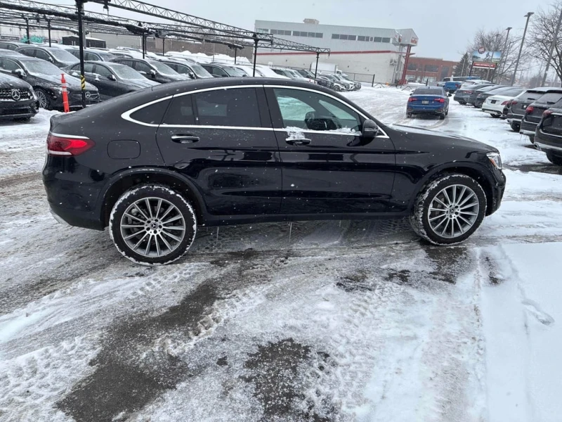 Mercedes-Benz GLC 300 2023 * CARFAX * БЕЗ ПЪРВОНАЧАЛНА ВНОСКА, снимка 4 - Автомобили и джипове - 53210247