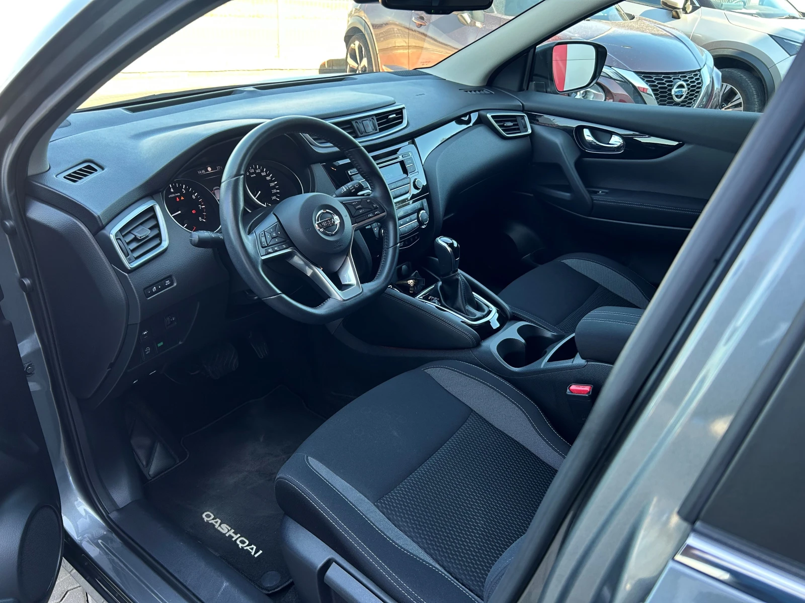 Nissan Qashqai 1.2 DIG-T Acenta A/T - изображение 4